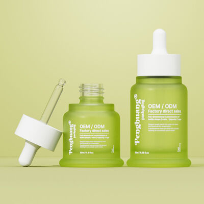 زجاجة مصل زيت جوهرية تتميز بطباعة الختم الساخن وتقدم تغليفًا تجميليًا أنيقًا وجاذبية لمنتجات العناية بالبشرة